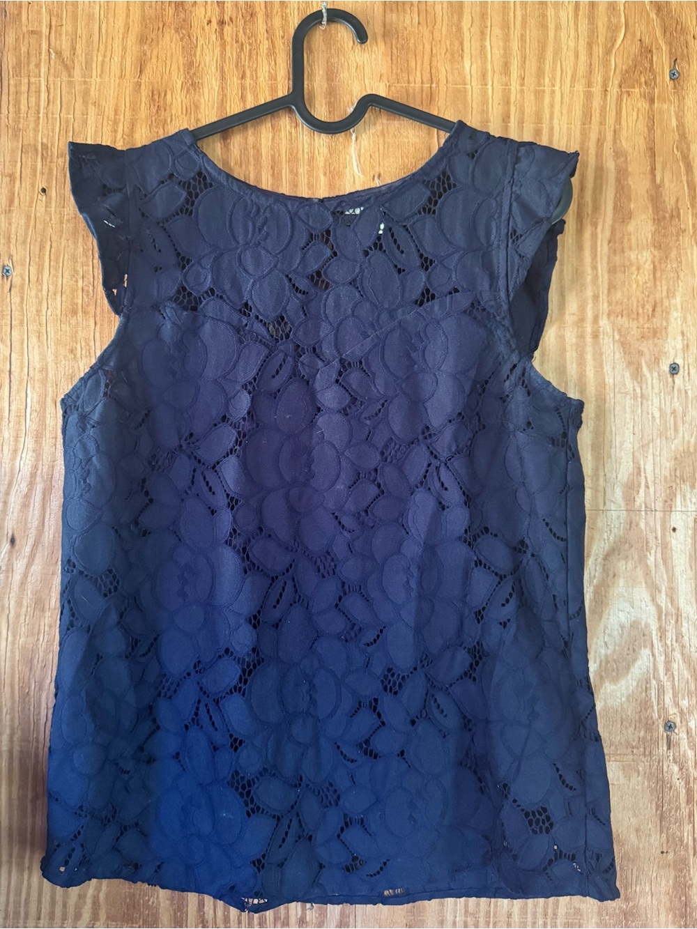 💙Monteau Navy Floral Lace Camisole